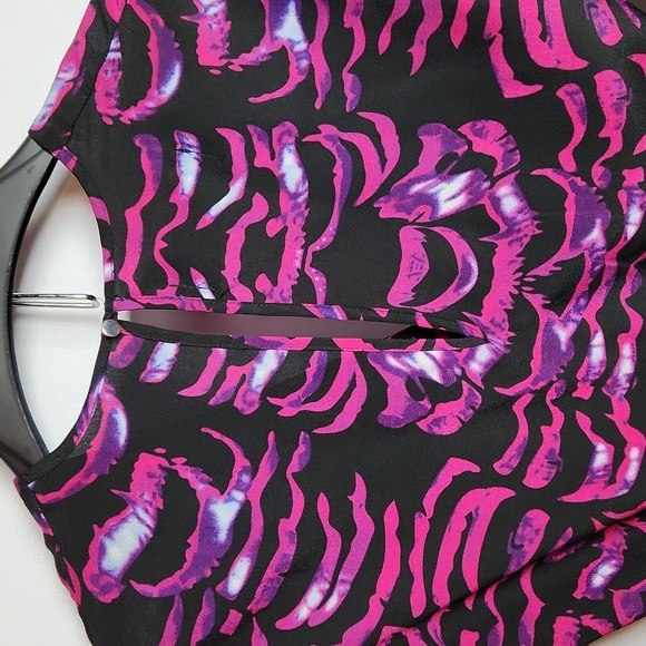 Kardashian Kollection wrap style pleated peplum animal print top Size-XS - Picture 6 of 7